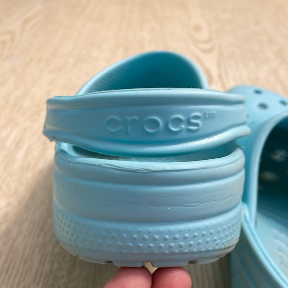 Crocs Classic Clog Shoes (Cyan Blue). - Picture 6 of 12